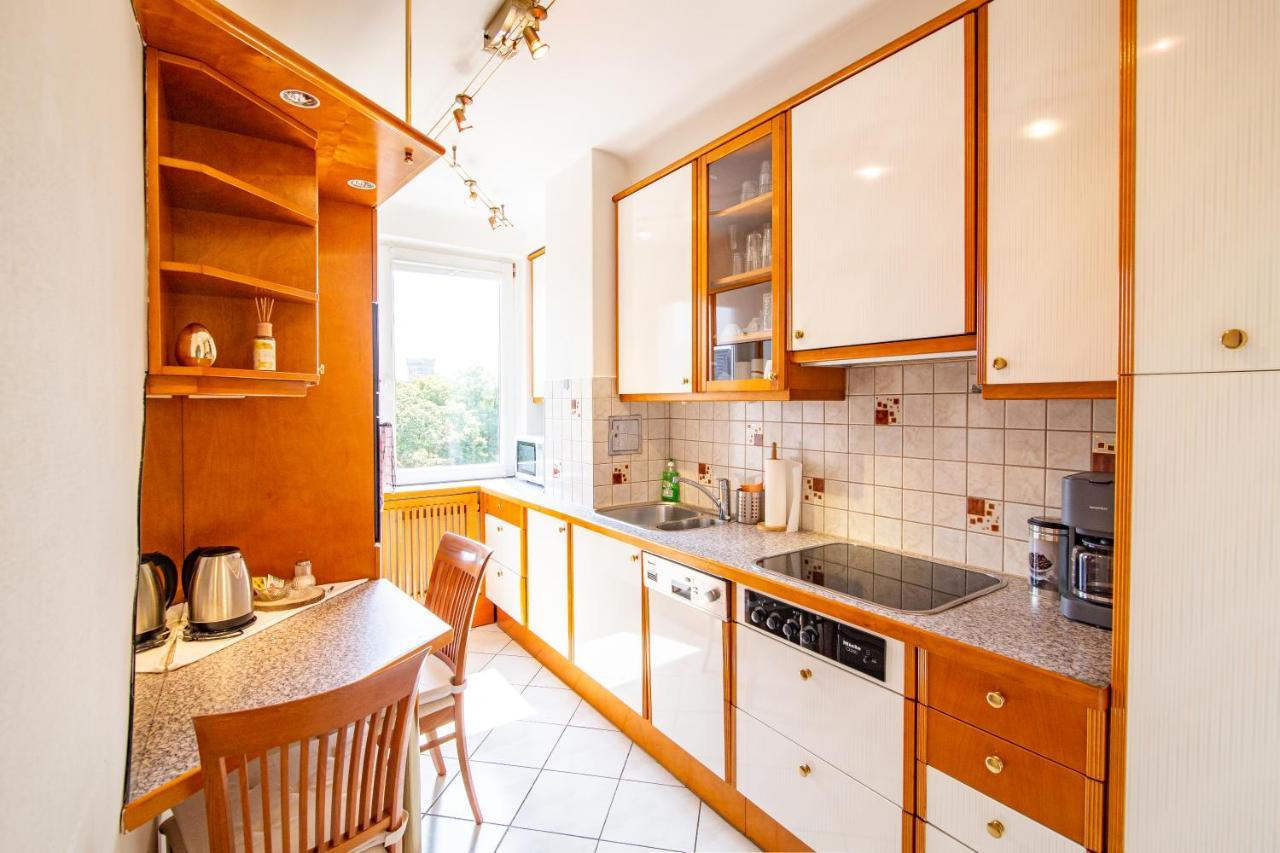 Best Rated Central Apartment Vienna - Ac, Wifi, 24H7Days Self Check-In, Board Games, Netflix المظهر الخارجي الصورة