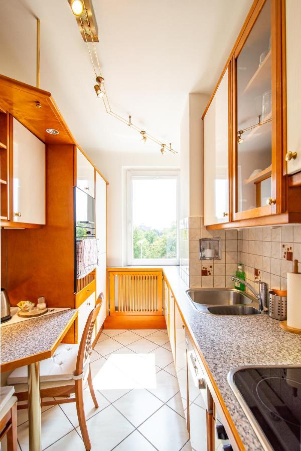 Best Rated Central Apartment Vienna - Ac, Wifi, 24H7Days Self Check-In, Board Games, Netflix المظهر الخارجي الصورة