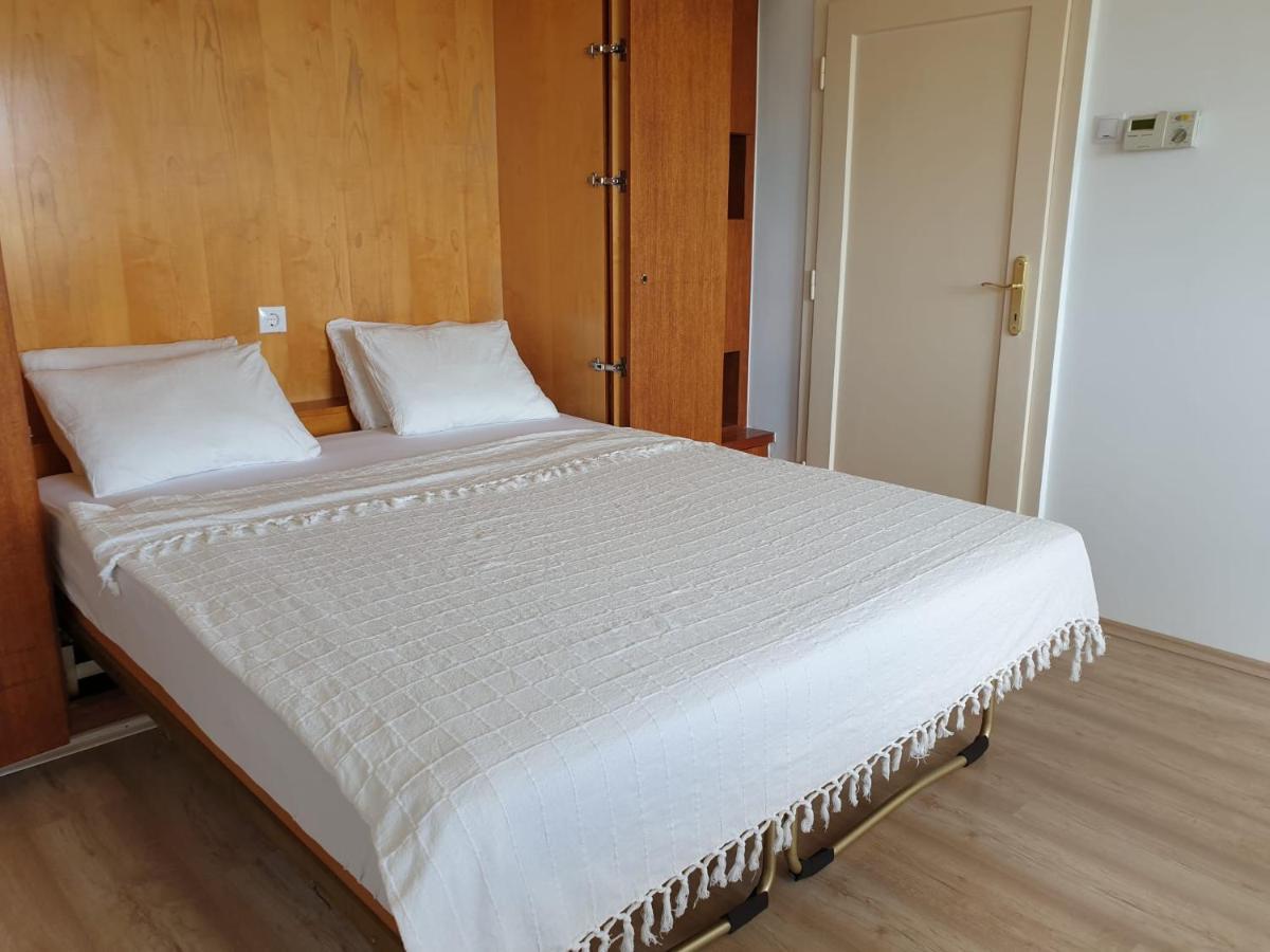 Best Rated Central Apartment Vienna - Ac, Wifi, 24H7Days Self Check-In, Board Games, Netflix المظهر الخارجي الصورة